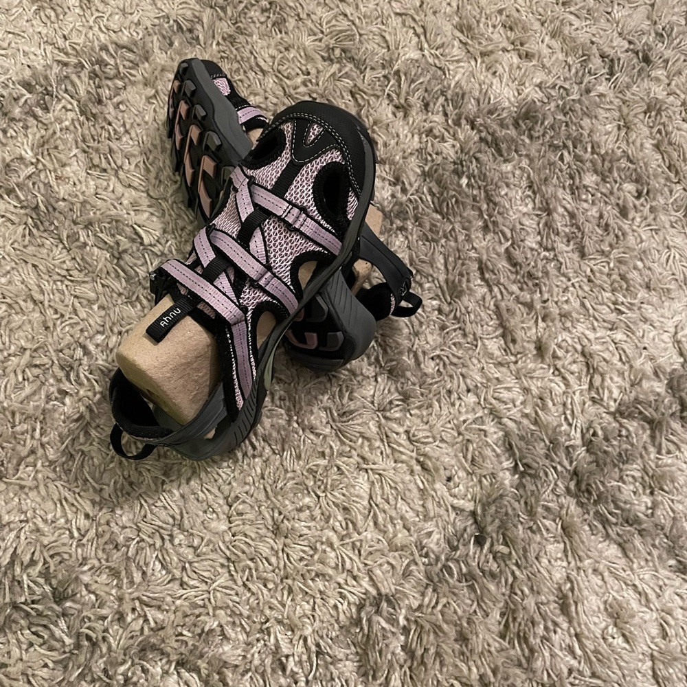 Lavender hiking shoes for women size 8 ahnu